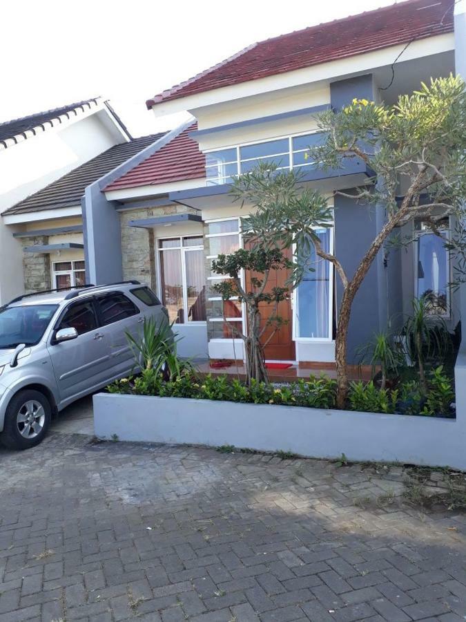 Villa Puncak Garuda A5 バトゥ エクステリア 写真